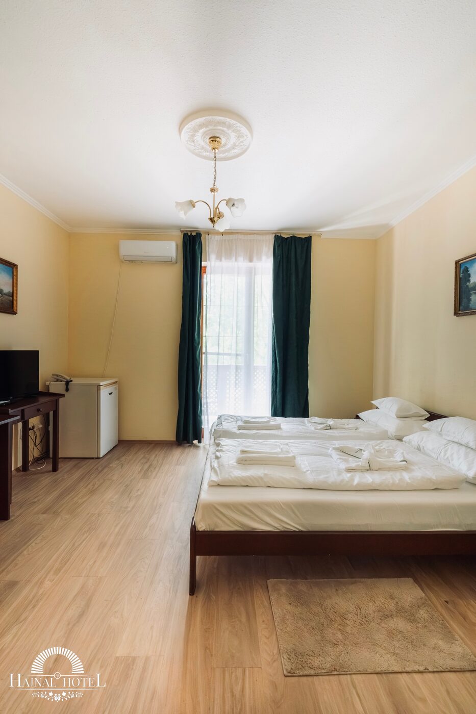Kikelet Kétágyas - Emelet - Franciaággyal - Utcára néző, erkély nélkül - Pótágyas - Mozgáskönnyített
